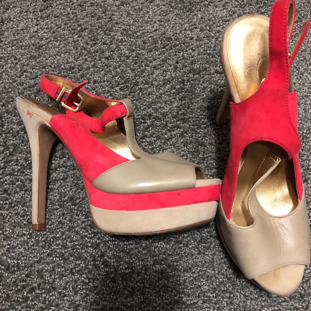 Jessica Simpson platforms